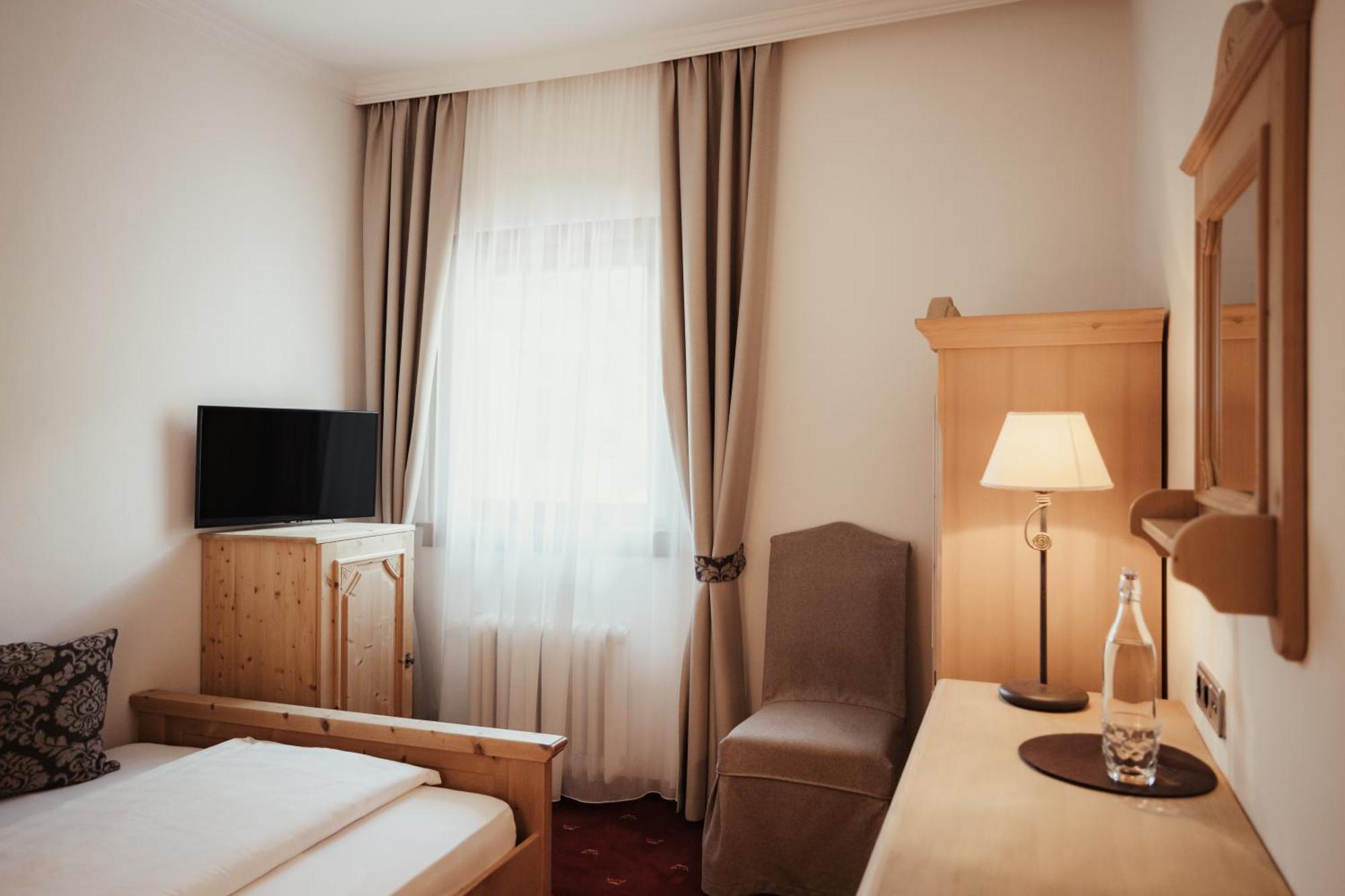 סן ויג'יליו די מרבה Kristallhotel Corona-Krone מראה חיצוני תמונה